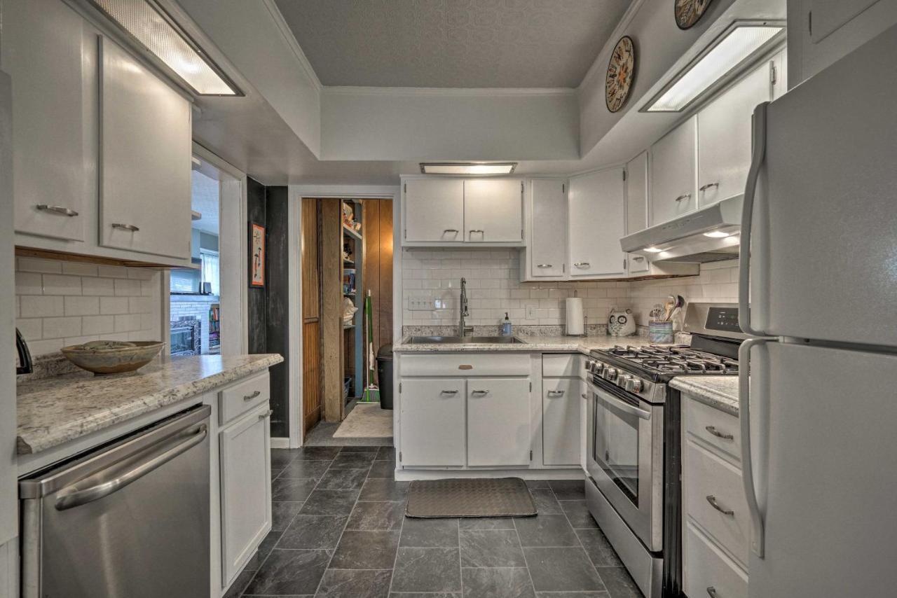 Comfortable Craftsman Home - 2 Miles To Ub Campus! بوفالو المظهر الخارجي الصورة
